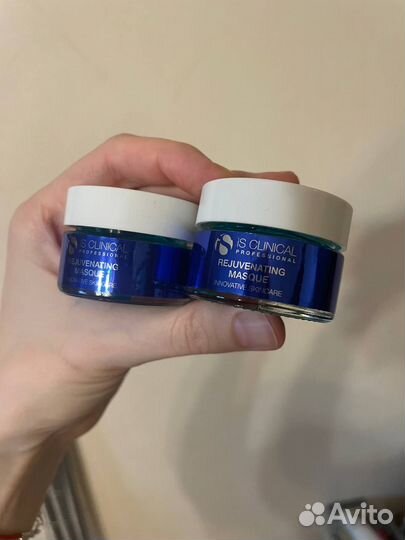 IS clinical rejuvenating masque голубая маска