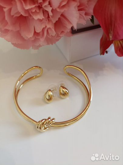 Браслет, серьги в подарок