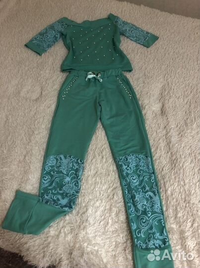 Костюм женский