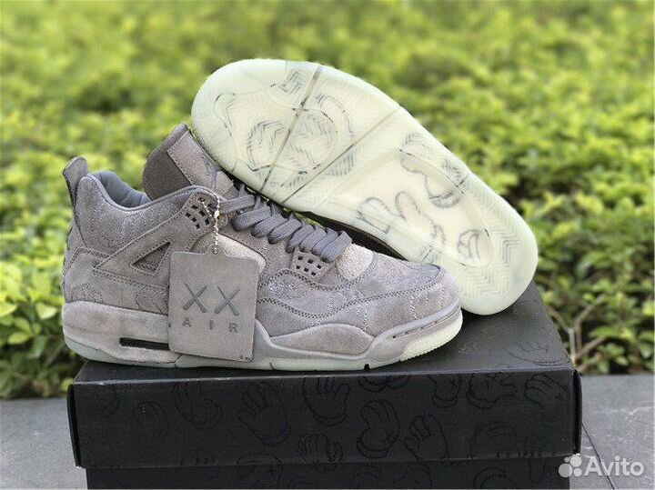 Кроссовки Nike Air Jordan 4 & Kaws