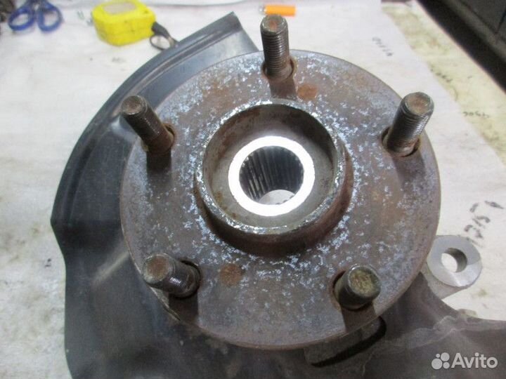 Кулак поворотный передний правый Toyota Auris (E15