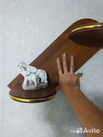 Полочка настенная