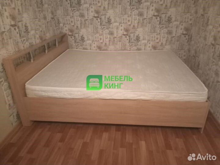 Кровать