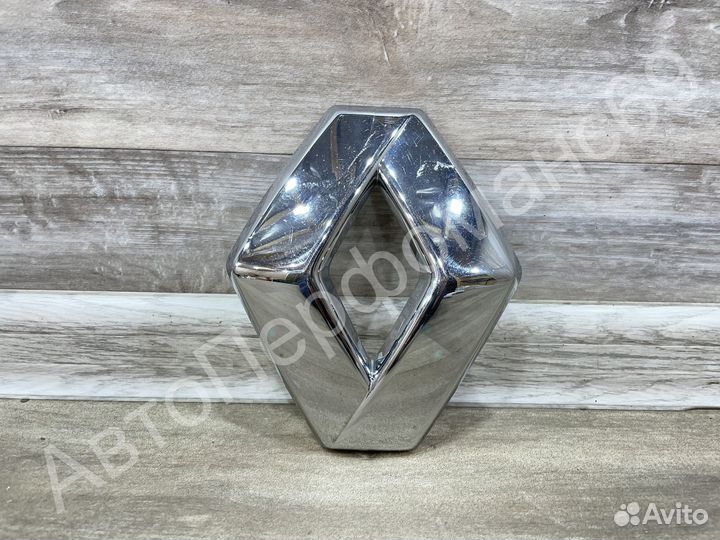 Эмблема передняя Logan 2 / Sandero 2 / Megane 3