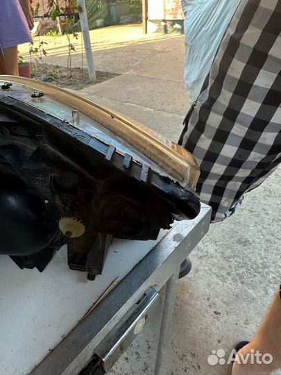 Фара передняя левая на Ford mondeo 3