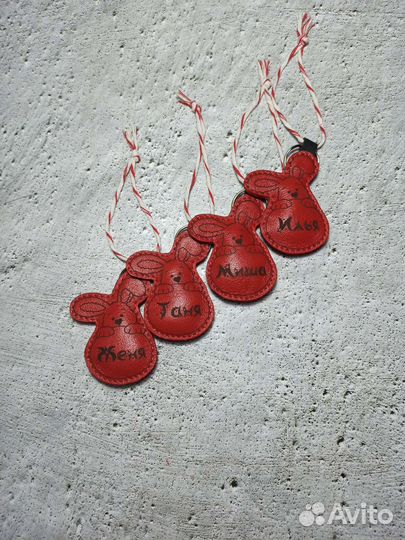 Брелок из натуральной кожи с гравировкой