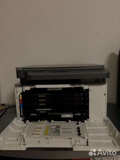 Принтер HP цветной