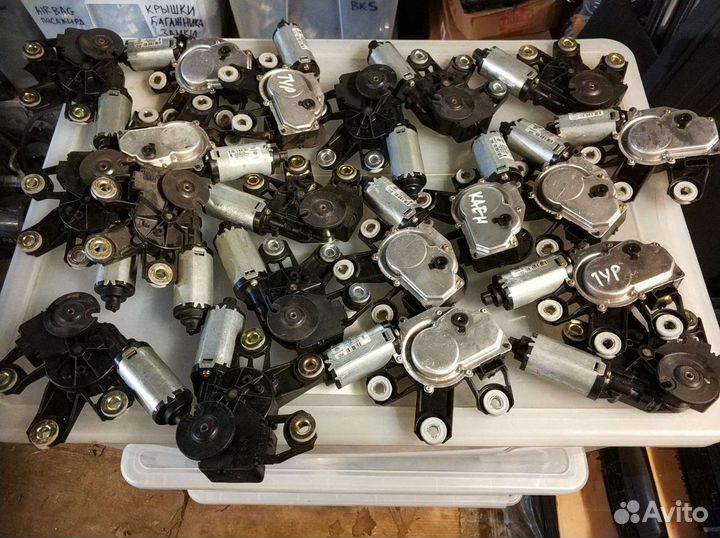 Мотор заднего стеклоочистителя VW Туарег Порш Каен