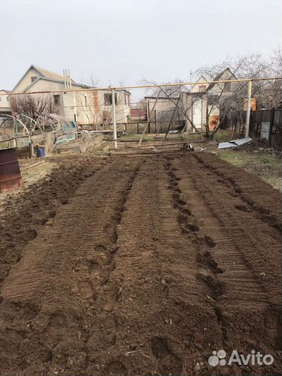 Вспашка земли мотоблоком