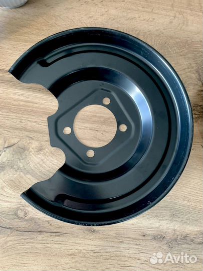 Пыльник тормозного диска Toyota Corolla 150