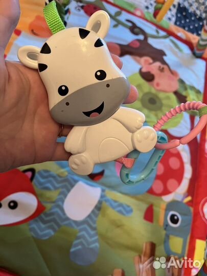 Развивающий игровой коврик для малыша