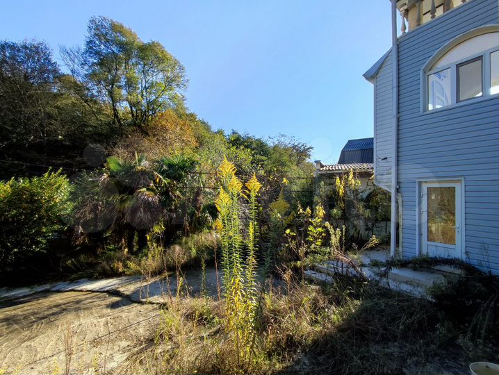 Коттедж 304 м² на участке 10 сот.