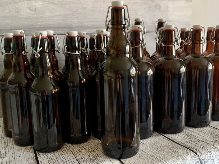 Стеклянные бутылки с бугельной пробкой