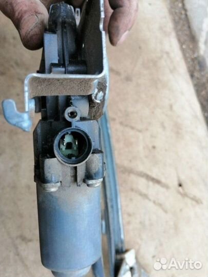 Стеклоподъемник передний правый Nissan Note E11