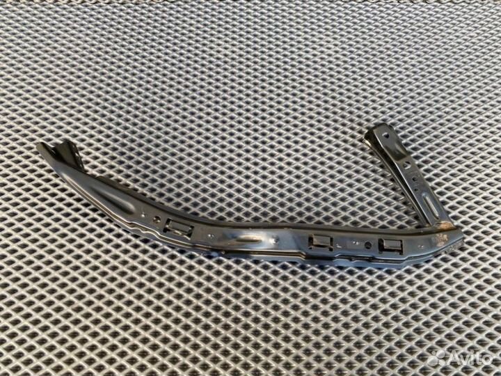 Кронштейн фары передний правый Honda Civic FD(4Д)