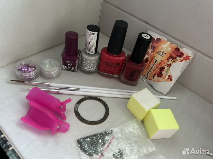 Лаки для ногтей блестки кисти пуфы