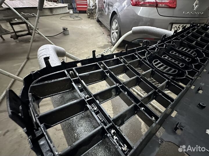 Решетка радиатора Q7 V12