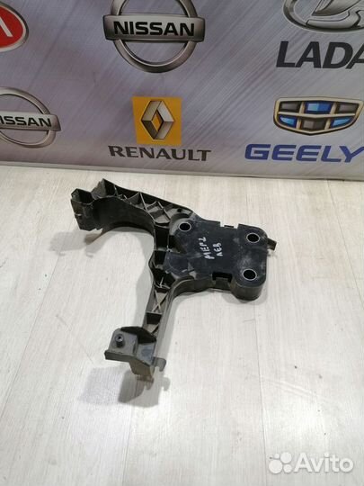 Кронштейн крепление фары Renault megane 2 Лев