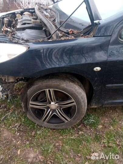 Капот Peugeot 307