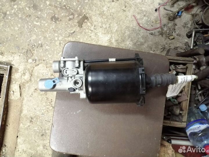 Пневмогидроусилитель