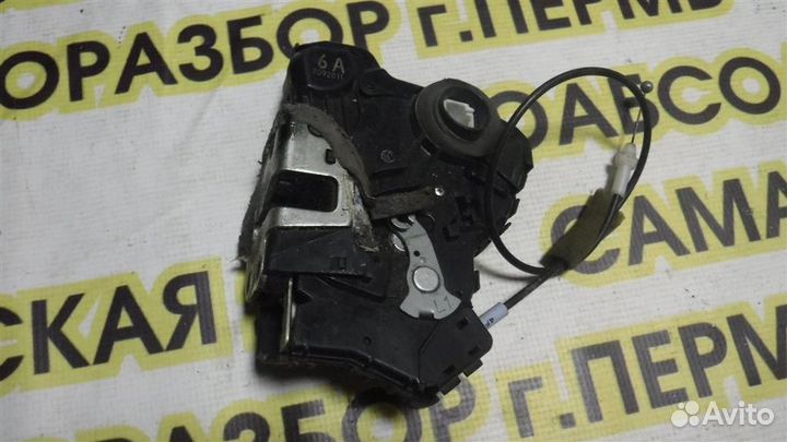 Замок двери передней левой Toyota Corolla (E150)