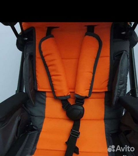 Прогулочная коляска новая