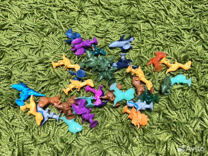 Колекция старых и новых побрекушек