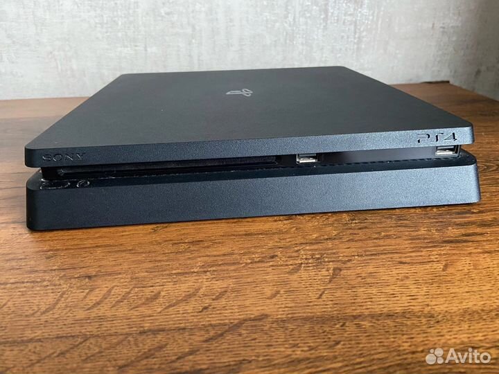 Sony PS4 slim