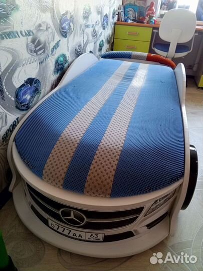 Кровать машина для мальчика б/у