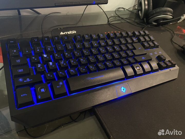 Red square tesla tkl 2020