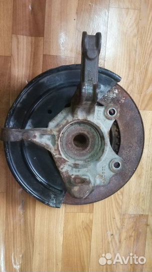 Кулак поворотный передний левый Renault Duster I