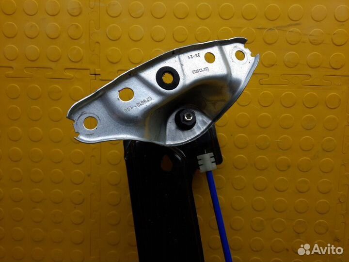 Стеклоподъемник задний левый Mercedes-Benz