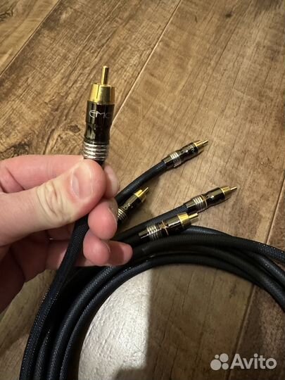 Кабель коаксиальный Emotiva xdrca RCA - RCA 0.75m