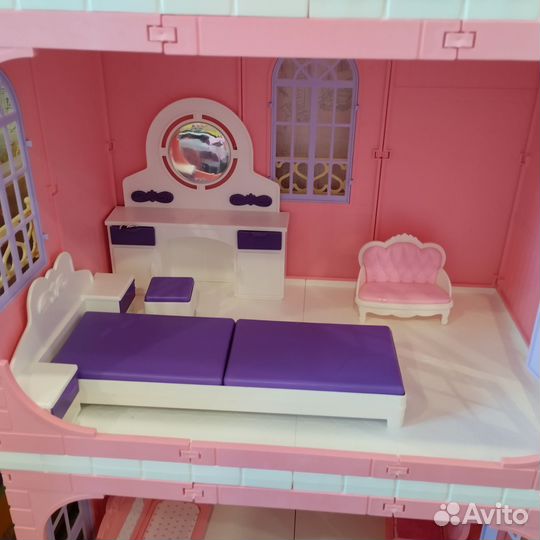 Кукольный домик с мебелью