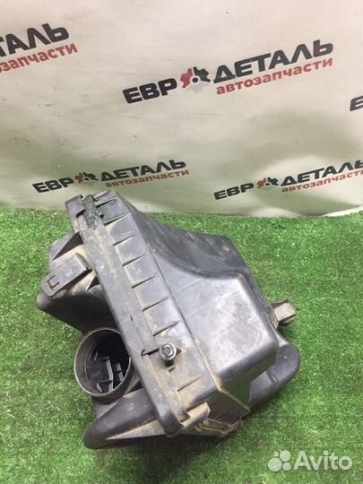 Корпус воздушного фильтра Opel Astra H седан 1.6