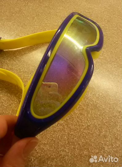 Очки для плавания