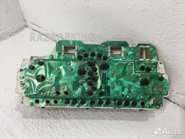 Панель приборов MR308816