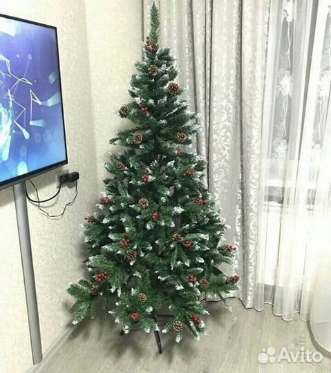 Ель новая искуственная с шишками и ягодами, 210 см