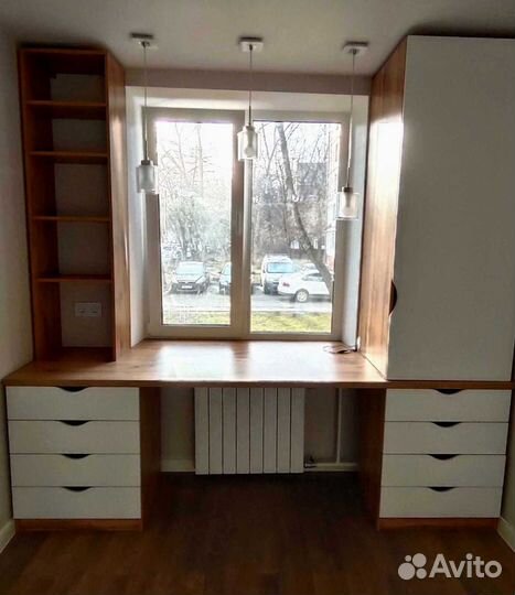 Рабочая зона у окна