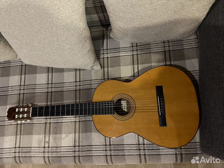Классическая гитара Admira Paloma