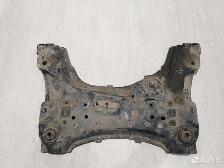 Подрамник Балка подмоторная Renault fluence