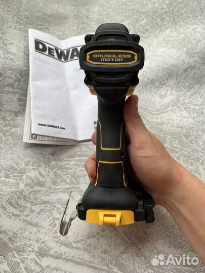 Шуруповерт Dewalt dcd 805