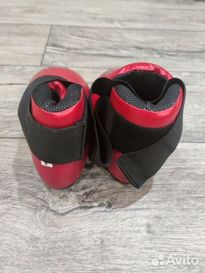 Футы для тхэквондо и кикбоксинга Clinch