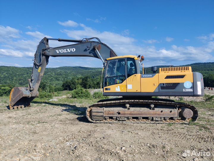 Гусеничный экскаватор Volvo EC300DL, 2013