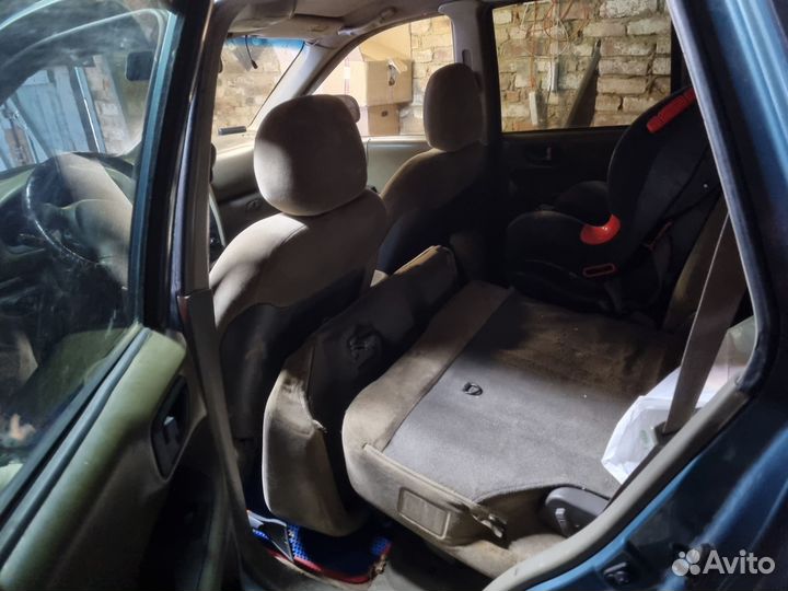 Салон Hyundai Santa Fe 1