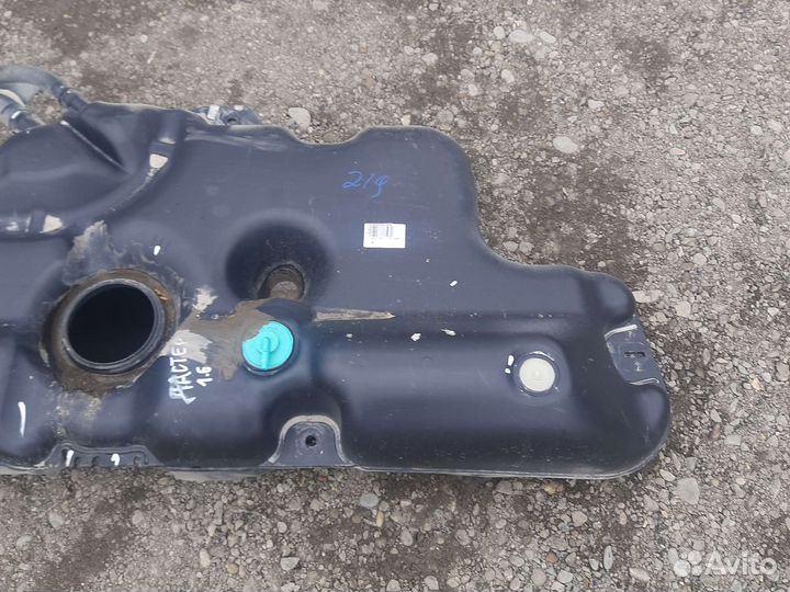 Топливный бак renault Duster 1.6 бензин