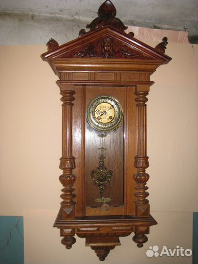 Настенные часы Густав Беккер