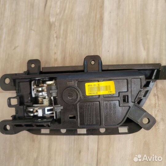 Ручка дверная правая передняя mohave 16-19г