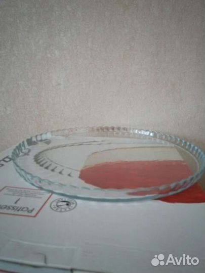 Новое стеклянное блюдо Патиссэри