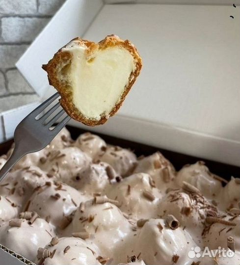 Профитроли, пломбирно-сливочные и шоколадные